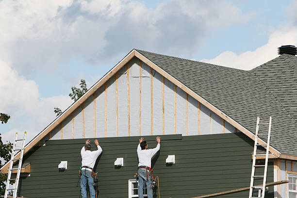 Professional Vinyl Siding technician working in Columbia Station, OH